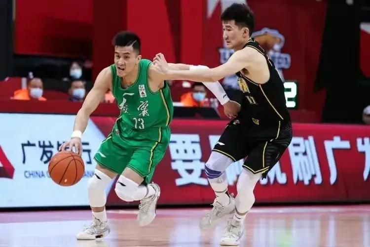 期间哈登场均19.3分5.5板9.3助 三项命中率48/44/93%今日NBA常规赛，快船战胜勇士取得6连胜。